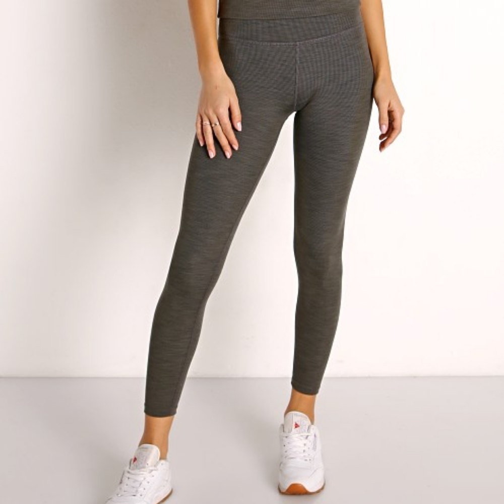 Beyond Yoga Rib High Waisted Midi Legging Smoke Grey size Medium